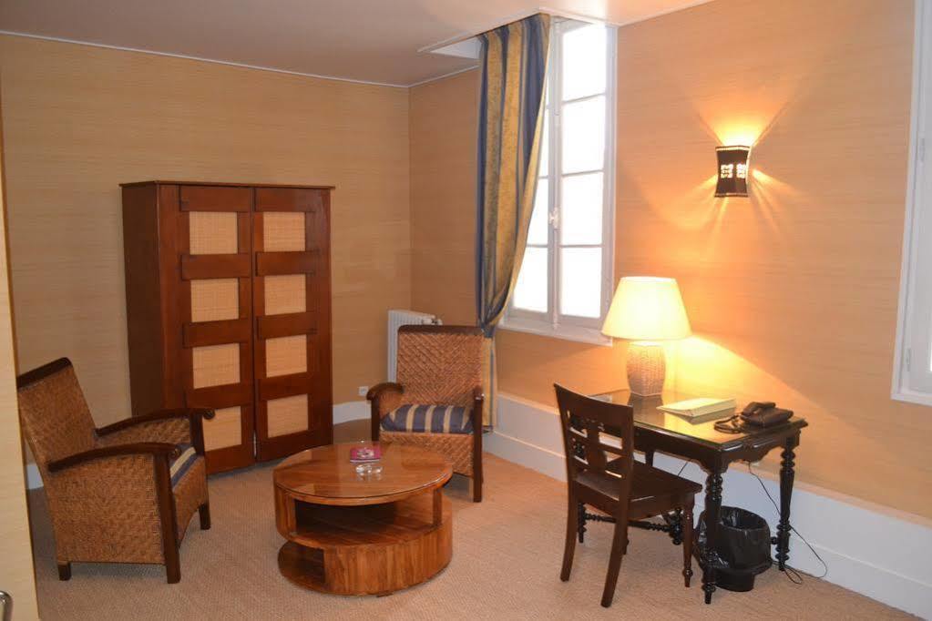 Brit Hotel Des Grands Hommes - Bordeaux Centre Zewnętrze zdjęcie